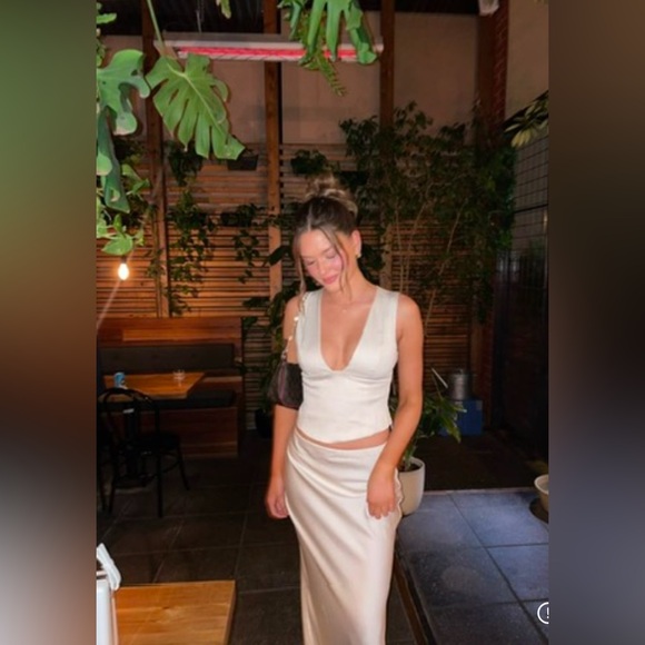 ZARA NEW SATIN EFFECT MIDI SKIRT - Picture 11 of 16